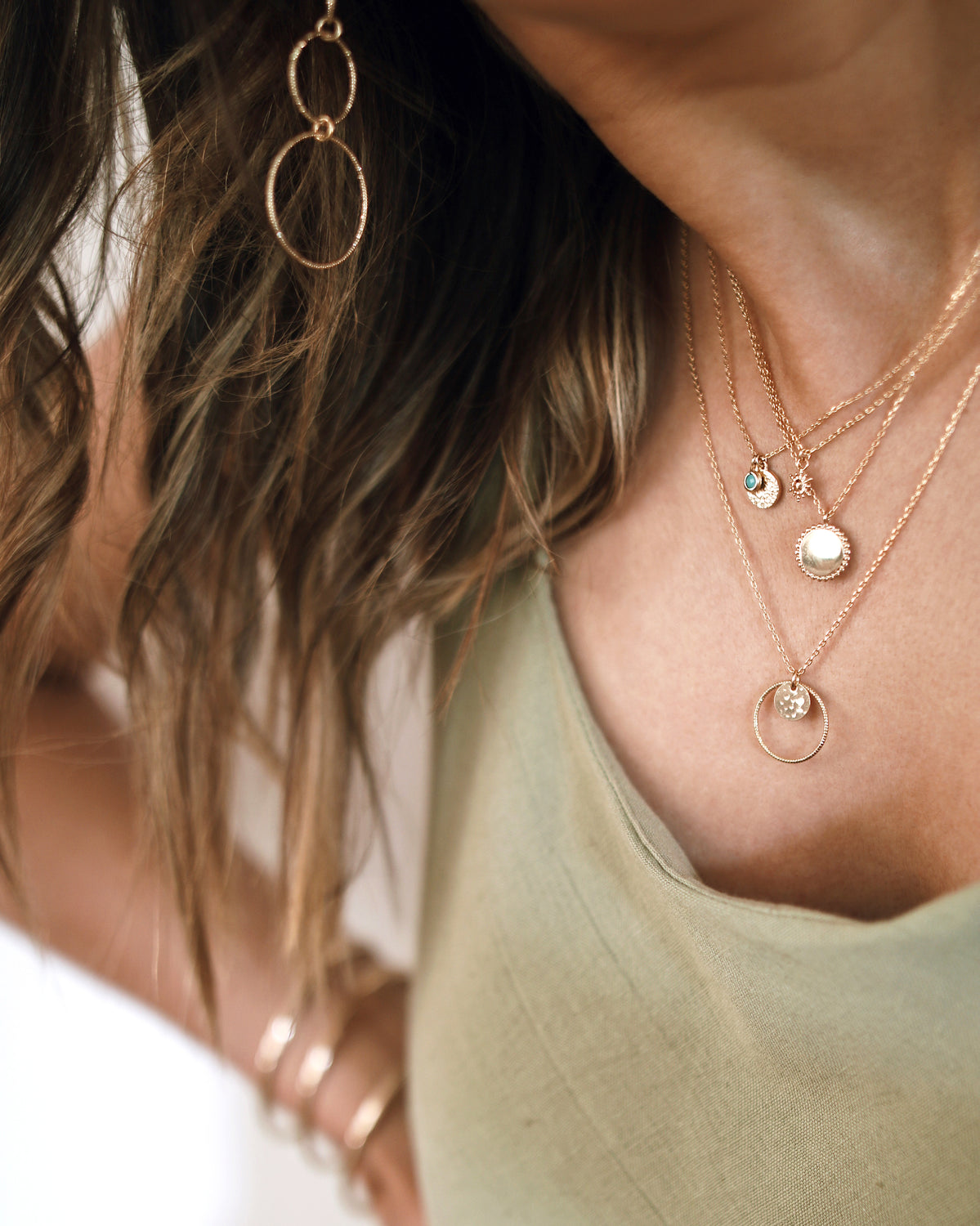 APONI long necklace