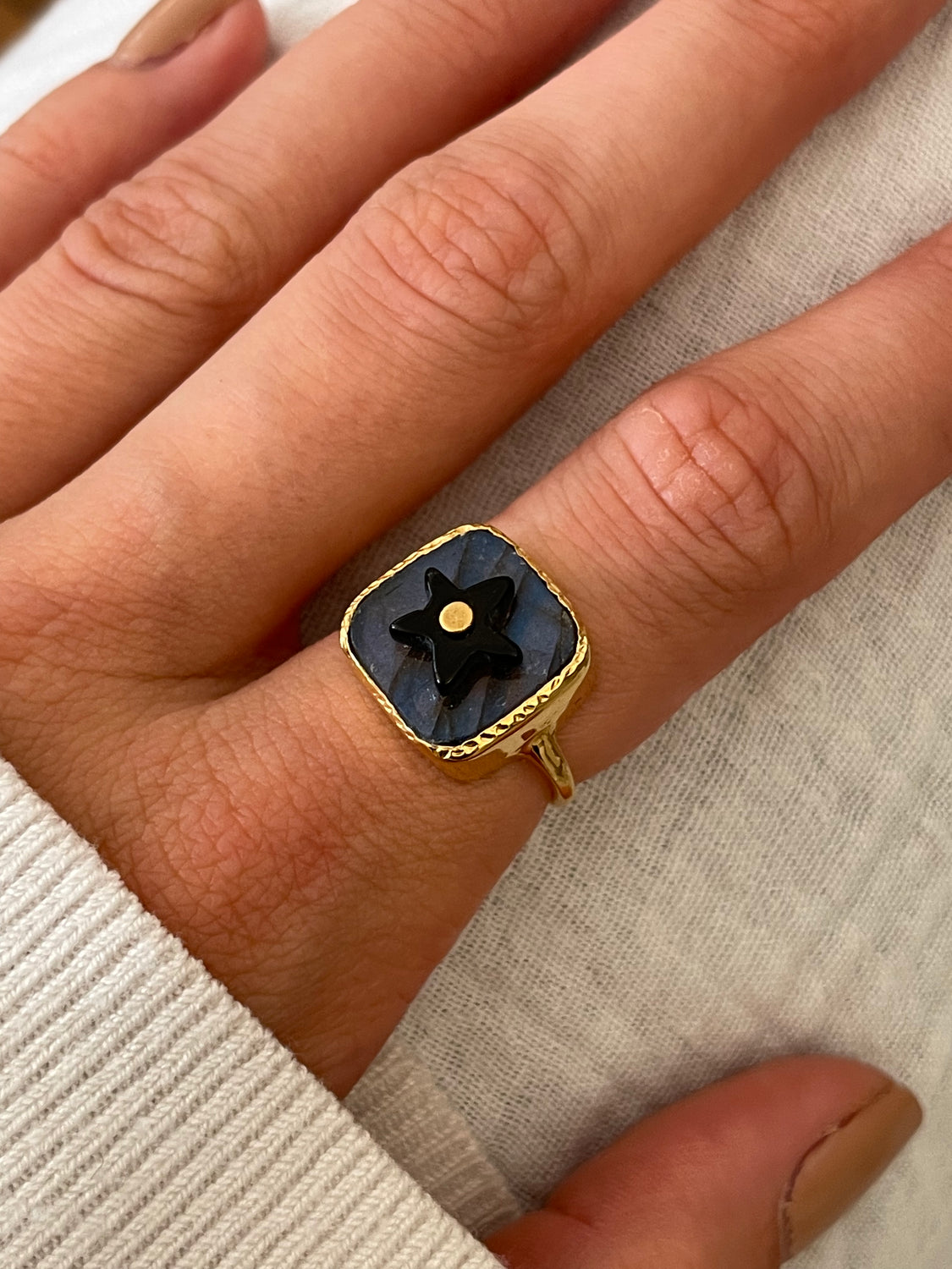 MIRAGE labradorite ring