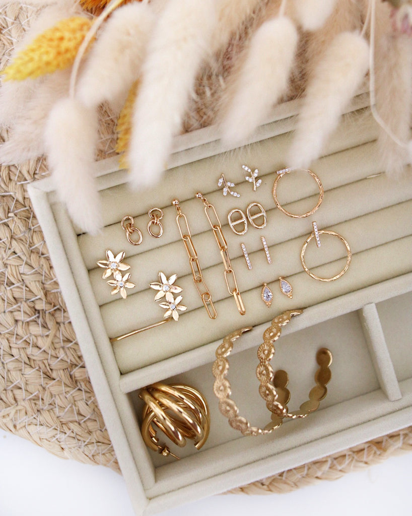 ESTHER hoops